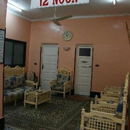 Fontana Luxor Hostel Dış mekan fotoğraf